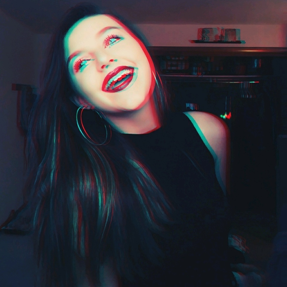 Meet your Posher, Hailey